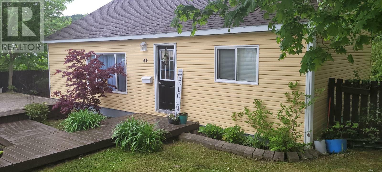 44 Wellington Street  Corner Brook NL A2H 5H8 photo