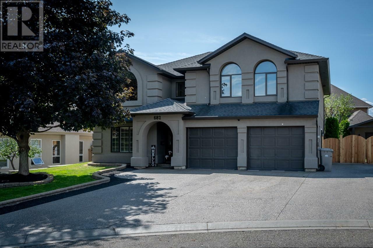 682 Sandstone Place  Kamloops BC V2B 8M4 photo