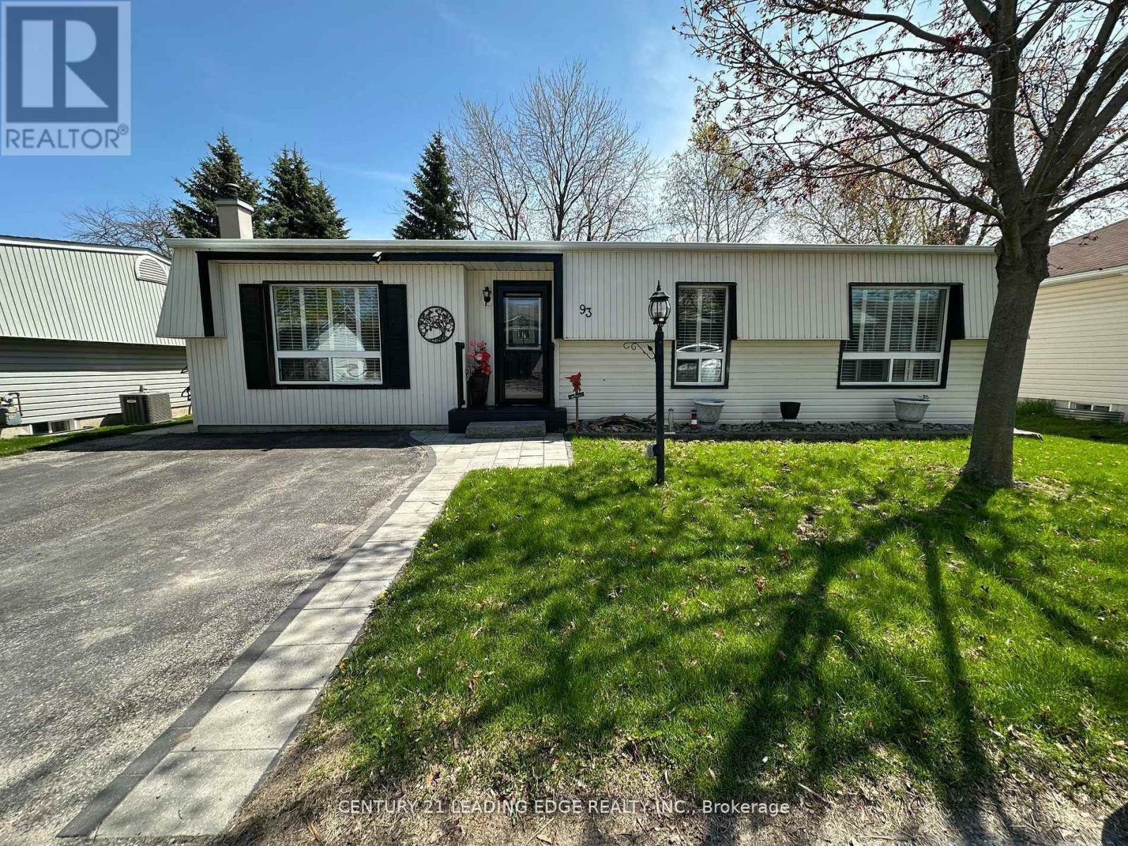 Property Photo: 93 Wilmot Trail ON L1B 1A7