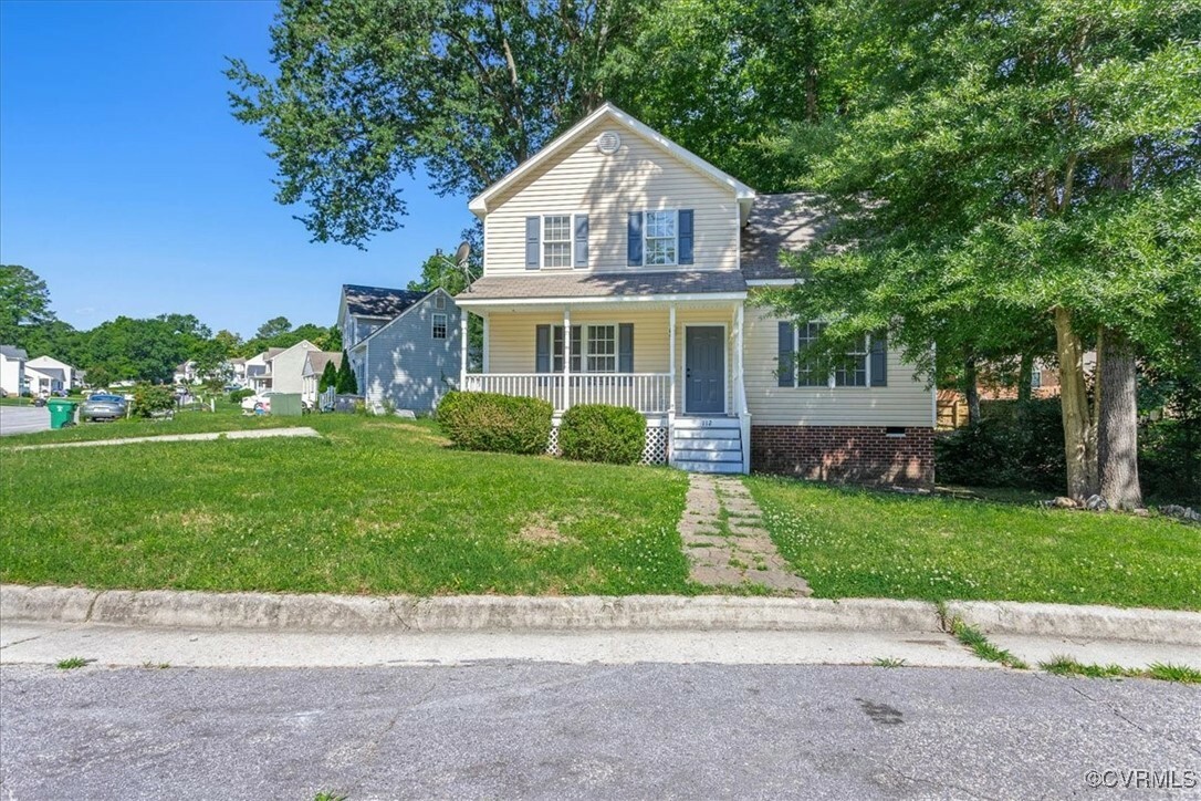 Property Photo: 112 E Highland Court VA 23834