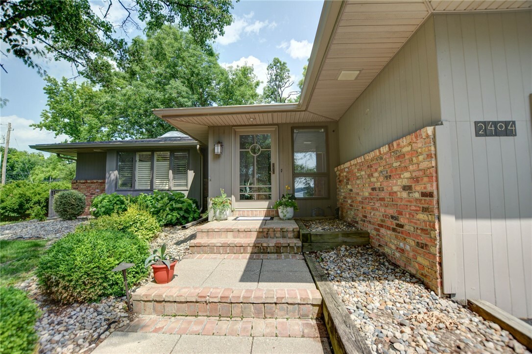 Property Photo:  2404 S Angle Court  IL 62521 