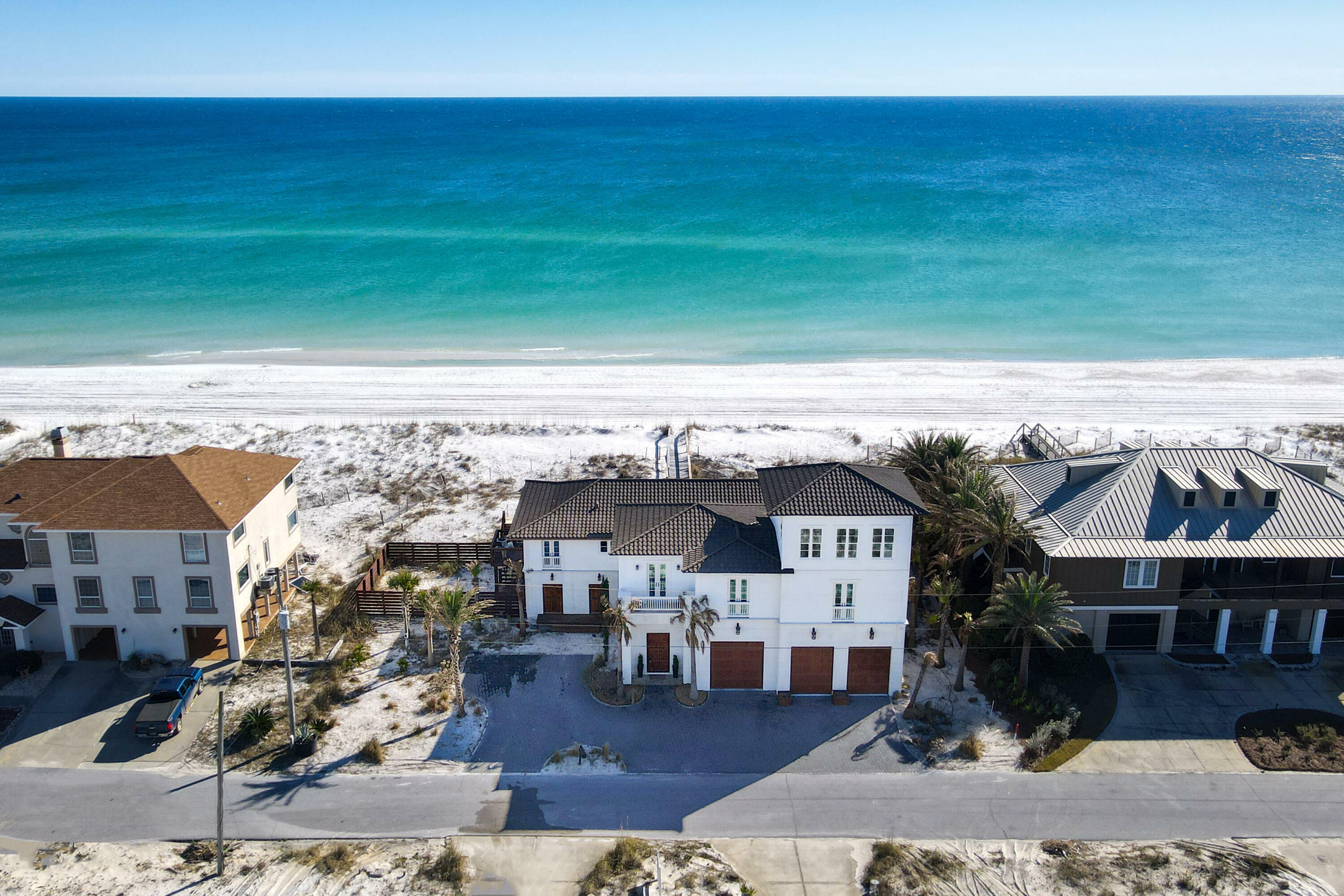 Property Photo: 808 Ariola Drive FL 32561