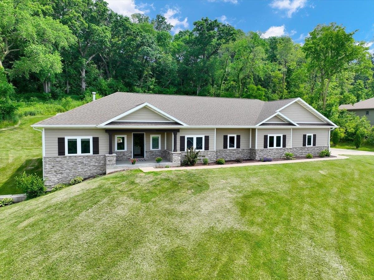 Property Photo: 15945 Majestic Drive IA 52002