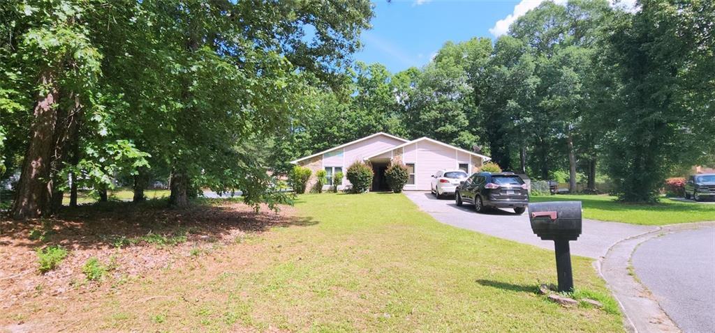 Property Photo: 200 Fox Hall Court Court GA 30349
