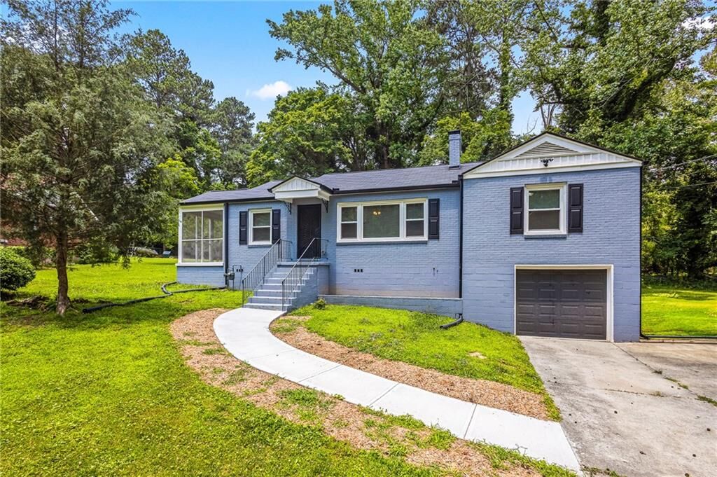 Property Photo:  3211 Hollydale Drive SW  GA 30311 