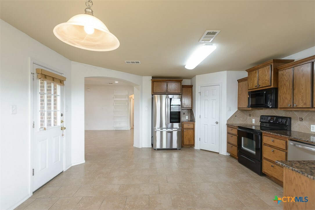 Property Photo: 2102 Golden Eagle Drive TX 76549