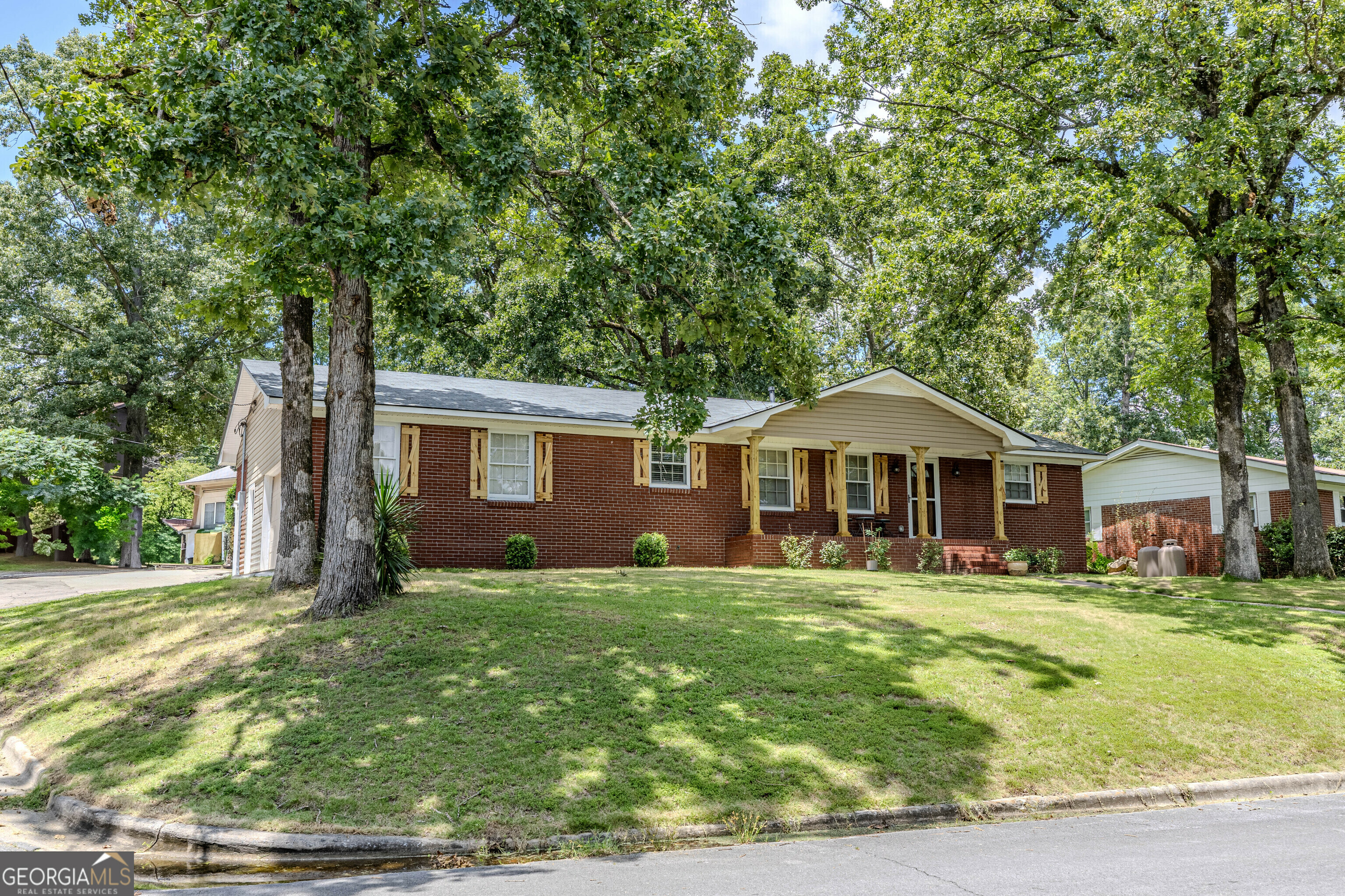 Property Photo: 106 Kenwood Drive SW GA 30165