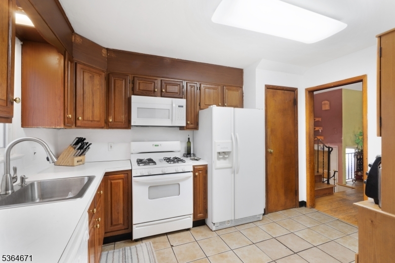 Property Photo: 608 Faitoute Ave NJ 07204