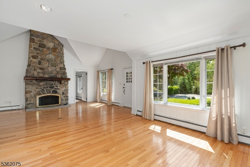 Property Photo: 28 Oakwood Trl NJ 07871