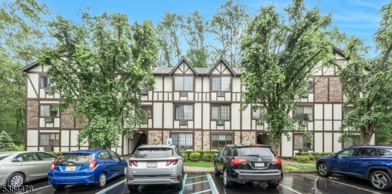 Property Photo:  905 Thoreau Ct  NJ 07430 
