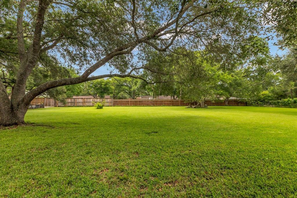 Property Photo: 3405 E Circle Drive TX 77581