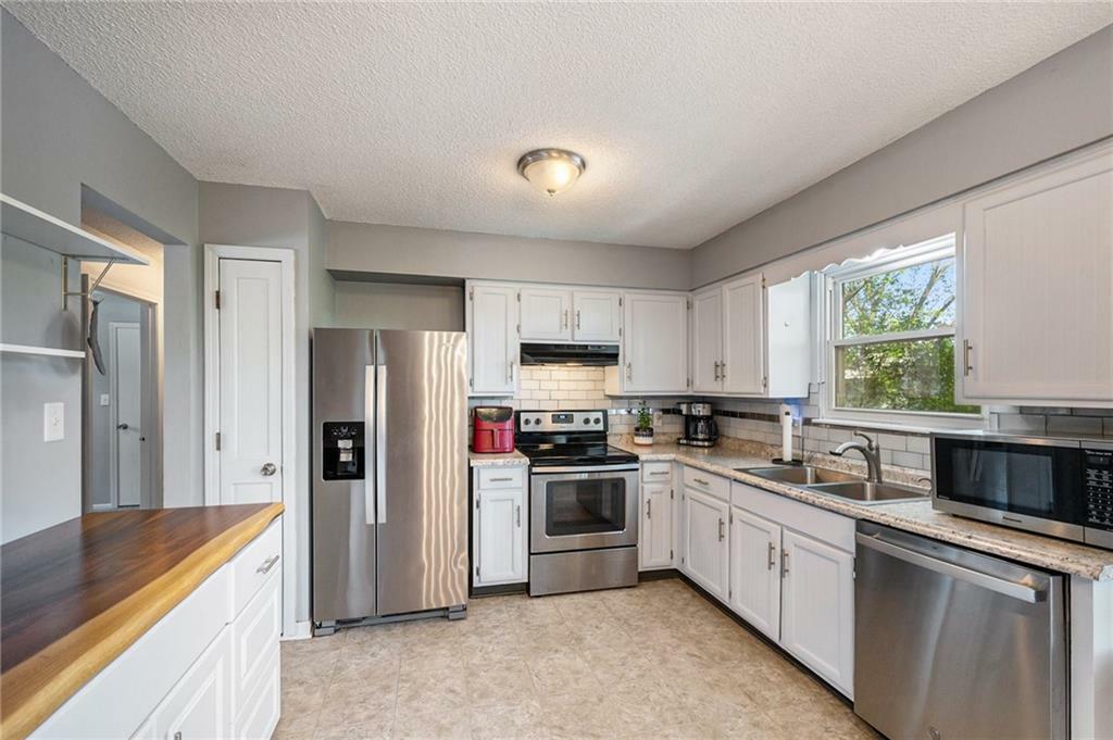 Property Photo:  20308 E 17th Terrace N  MO 64056 