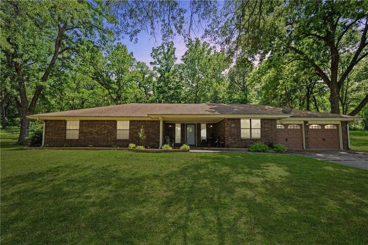 302 Southern Hills Drive  Coffeyville KS 67337 photo