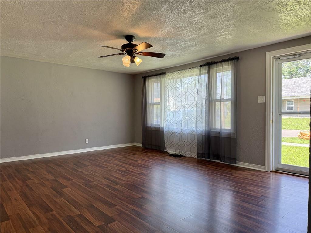 Property Photo:  1514 Bryan Street  MO 64601 