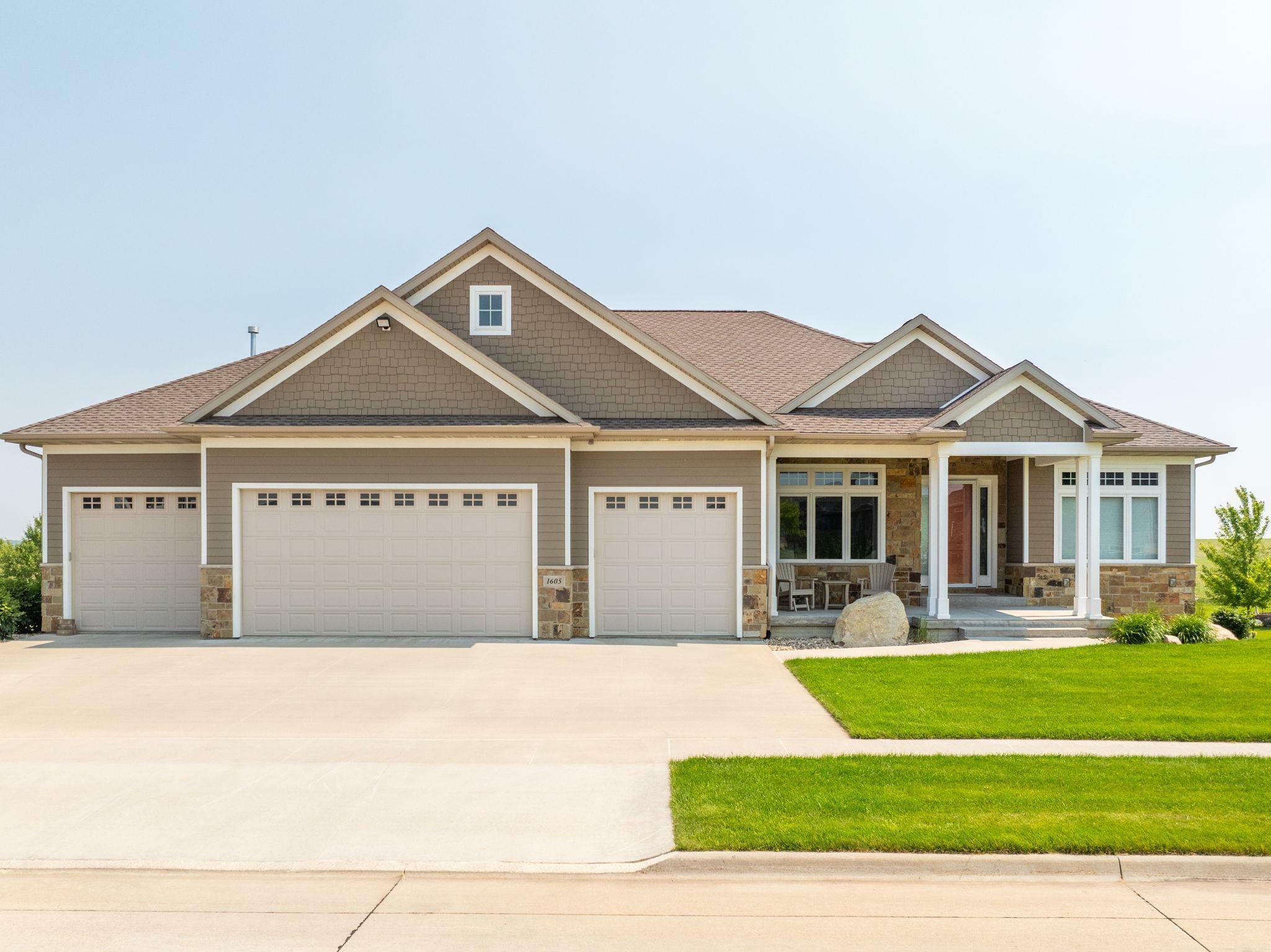 1605 Green Creek Road  Cedar Falls IA 50613 photo