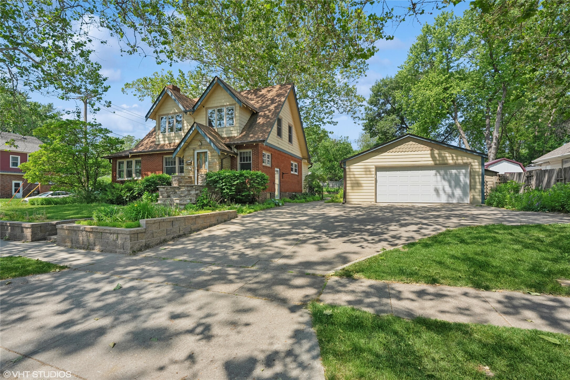 Property Photo: 3320 SW 12th Street IA 50315