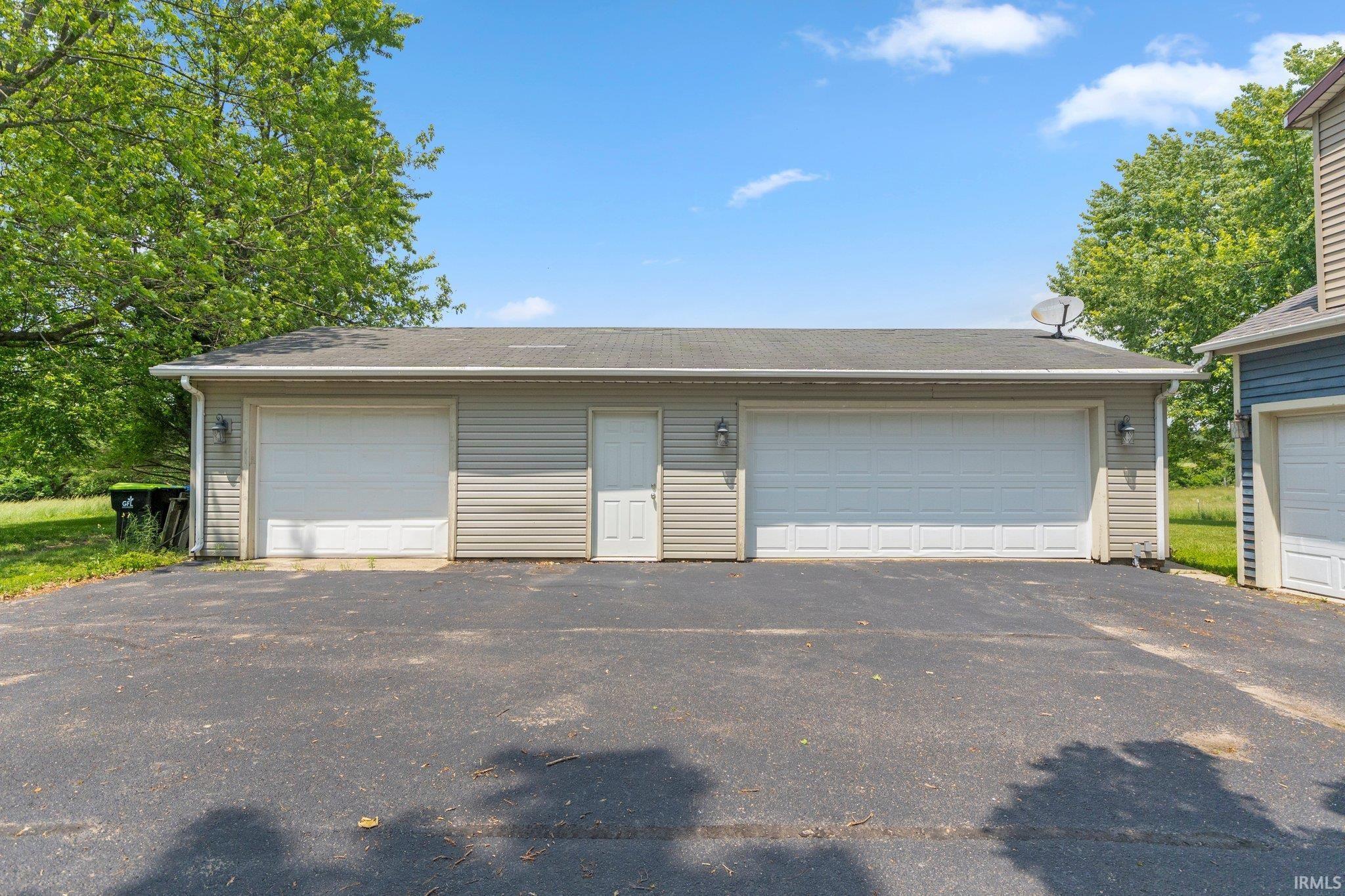 Property Photo:  2890 W 400 N  IN 46725 