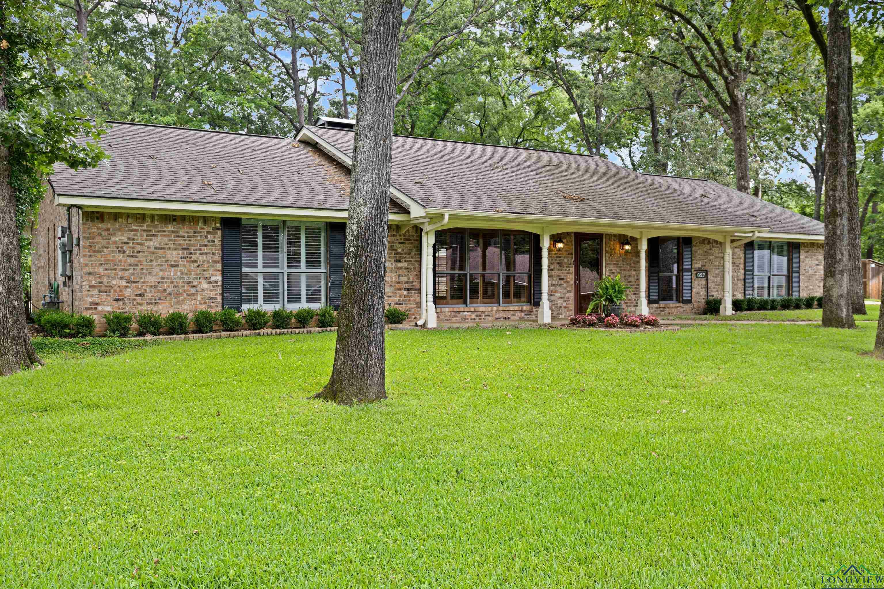 Property Photo: 627 Town Oaks TX 75662-1234