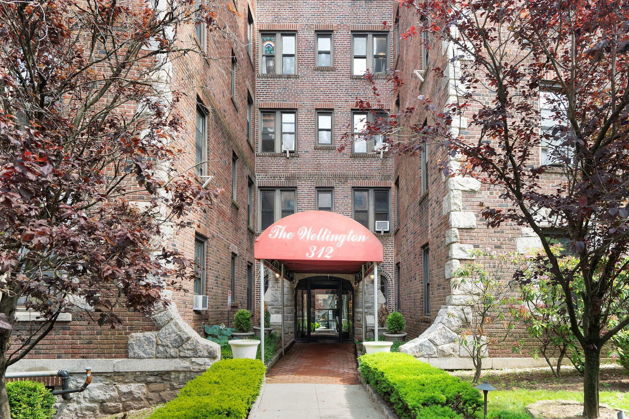 Property Photo: 312 Main Street 4F NY 10601