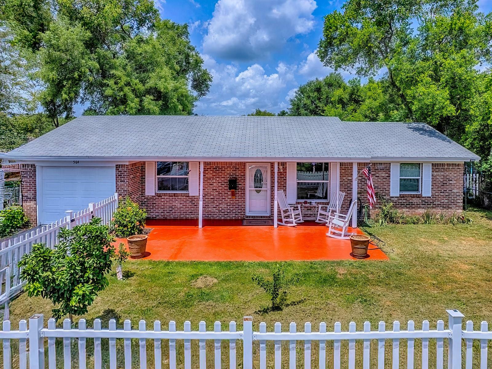 Property Photo: 564 Lancaster Avenue FL 32763