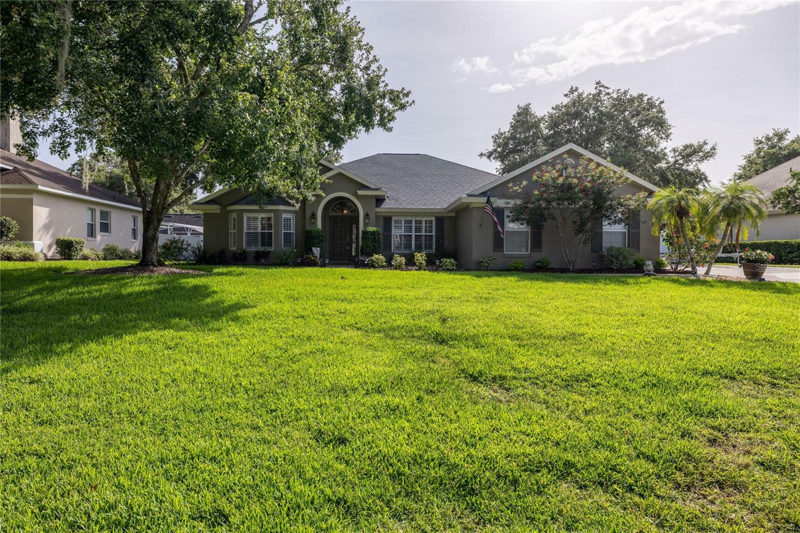 Property Photo: 19232 Park Place Boulevard FL 32736