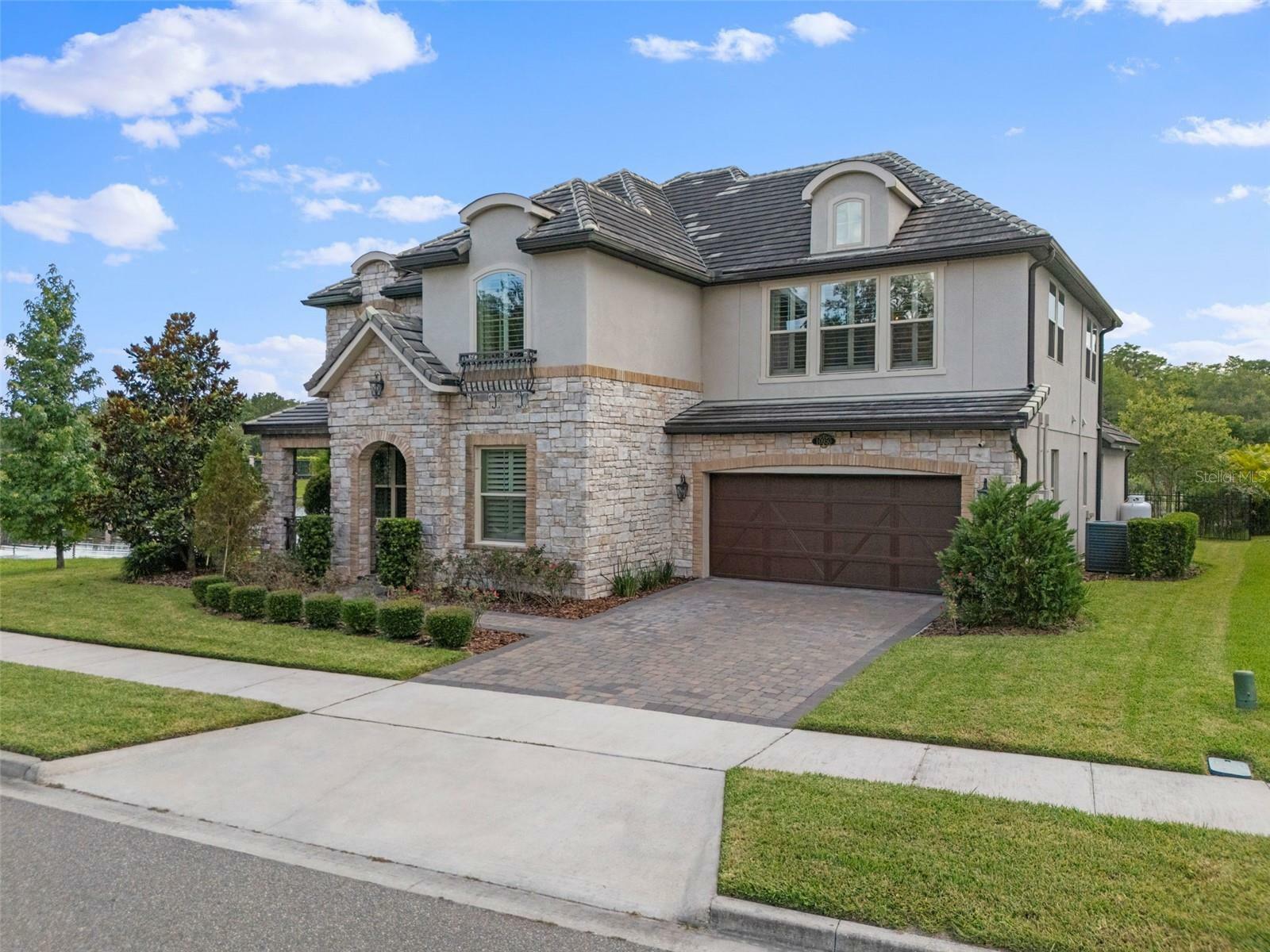Property Photo: 10950 Belle Maisons Drive FL 32832