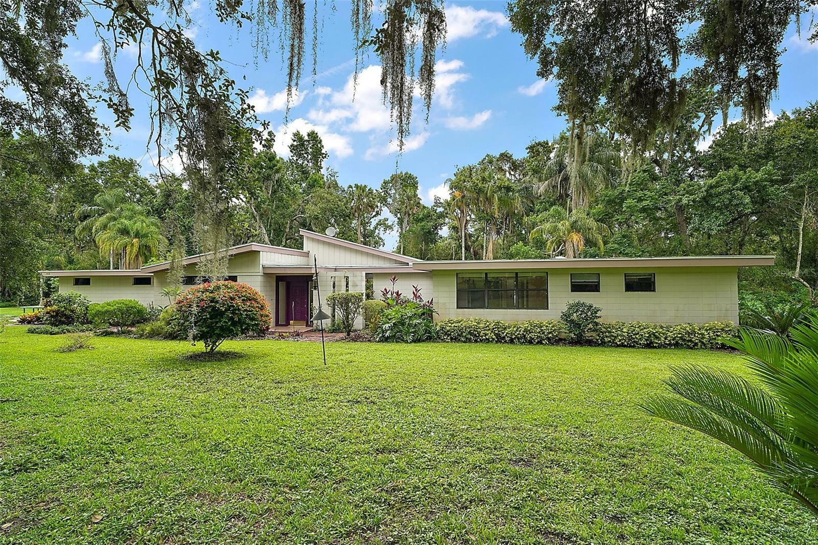 Property Photo: 27113 Robertson Road FL 34797