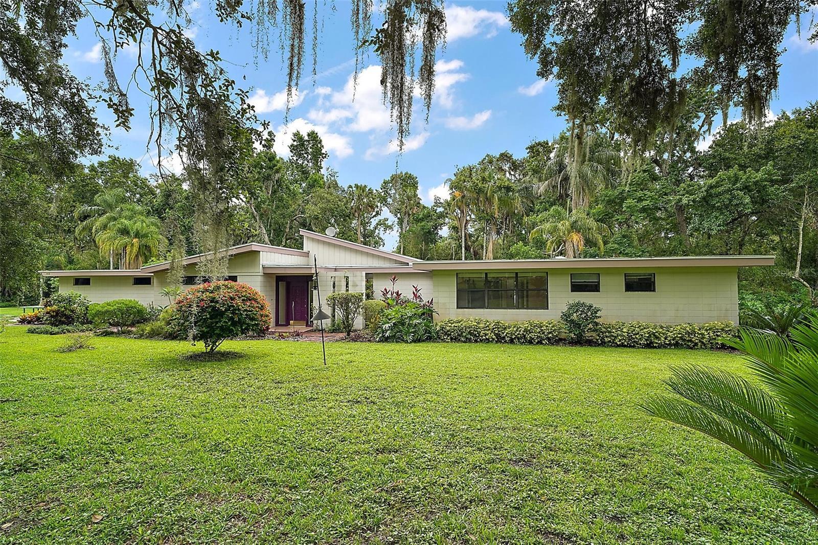 Property Photo: 27113 Robertson Road FL 34797