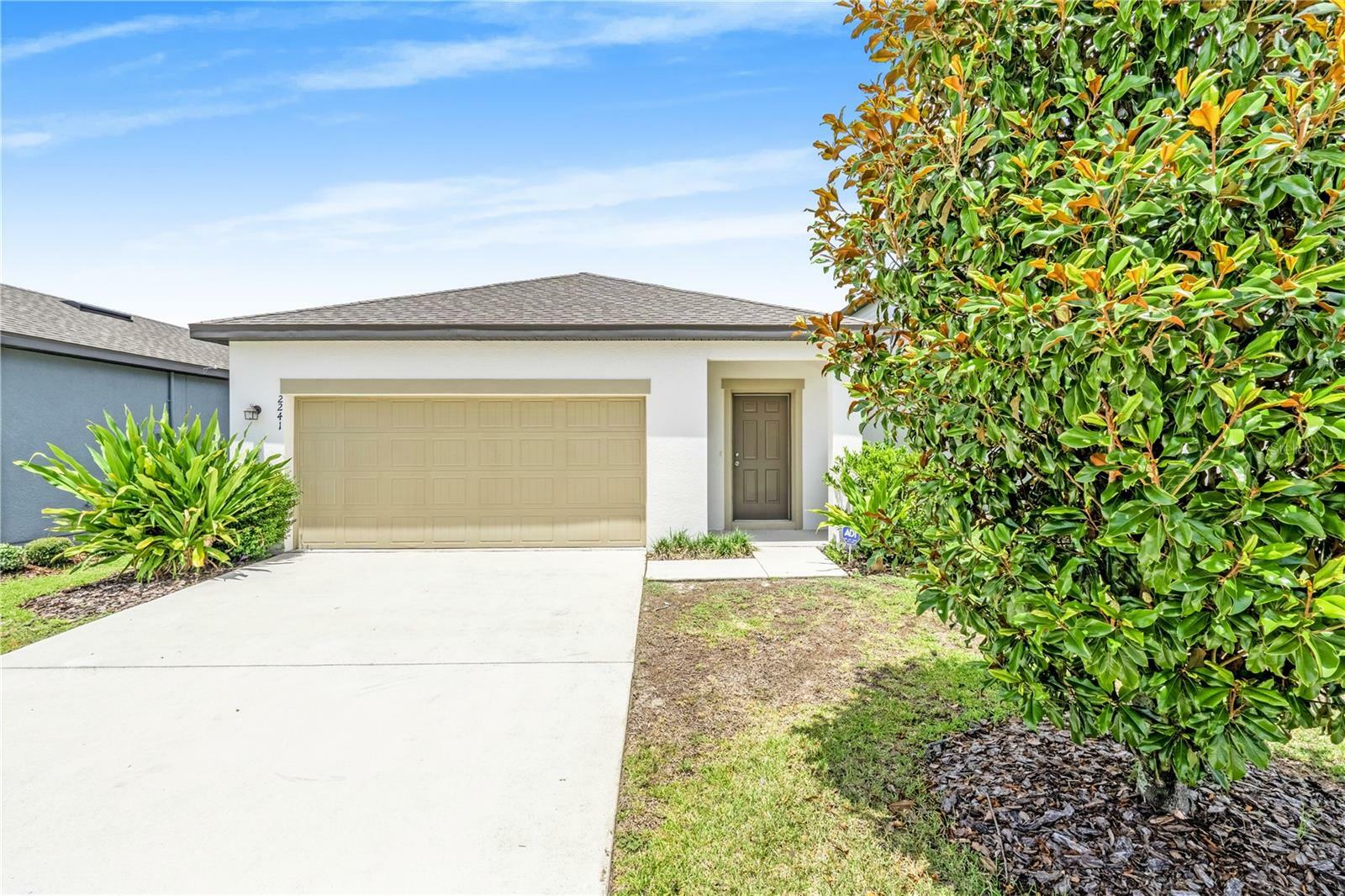Property Photo: 2241 Litchfield Loop FL 32720