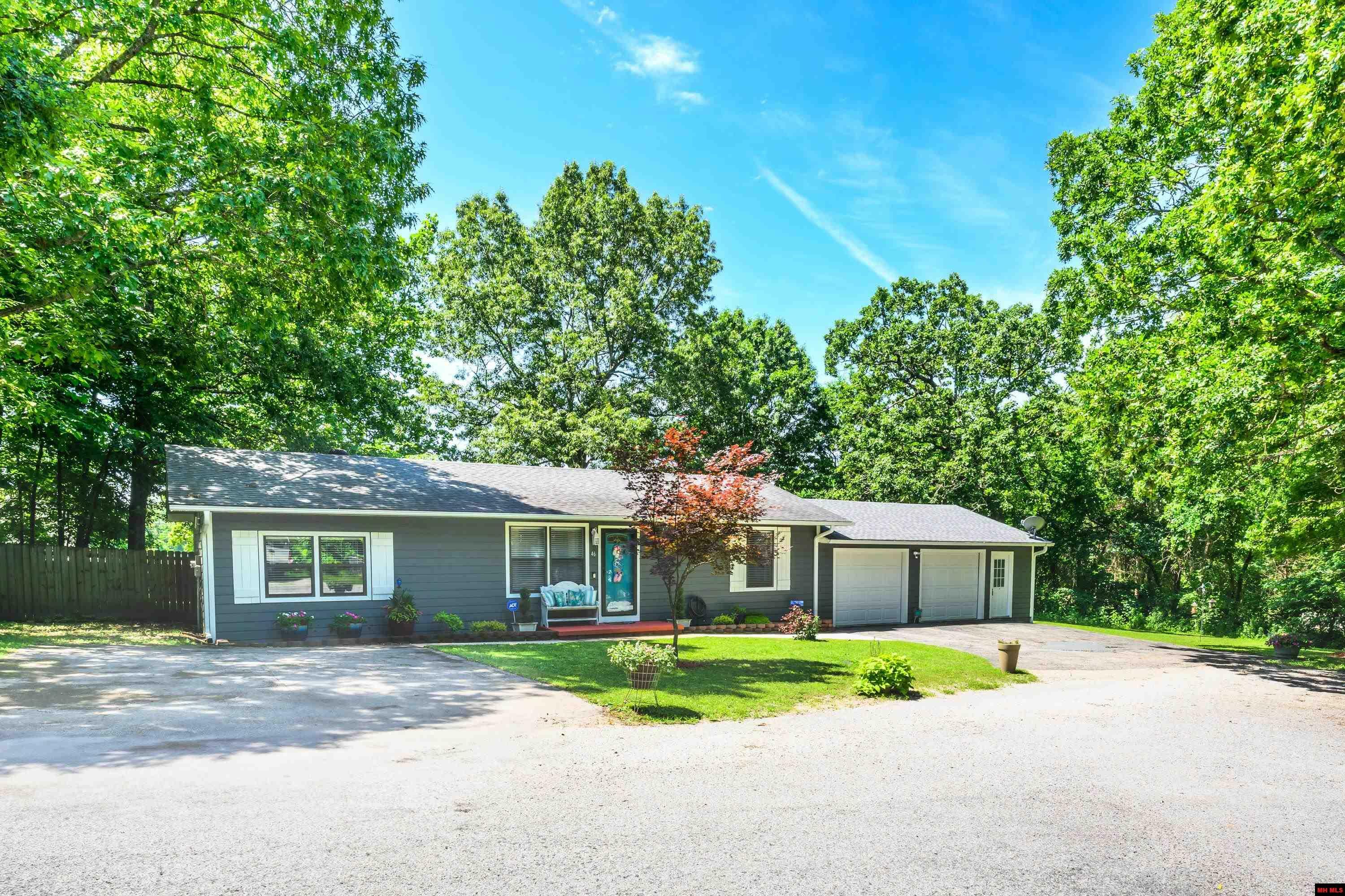 Property Photo:  46 Town Park Place  AR 72653 