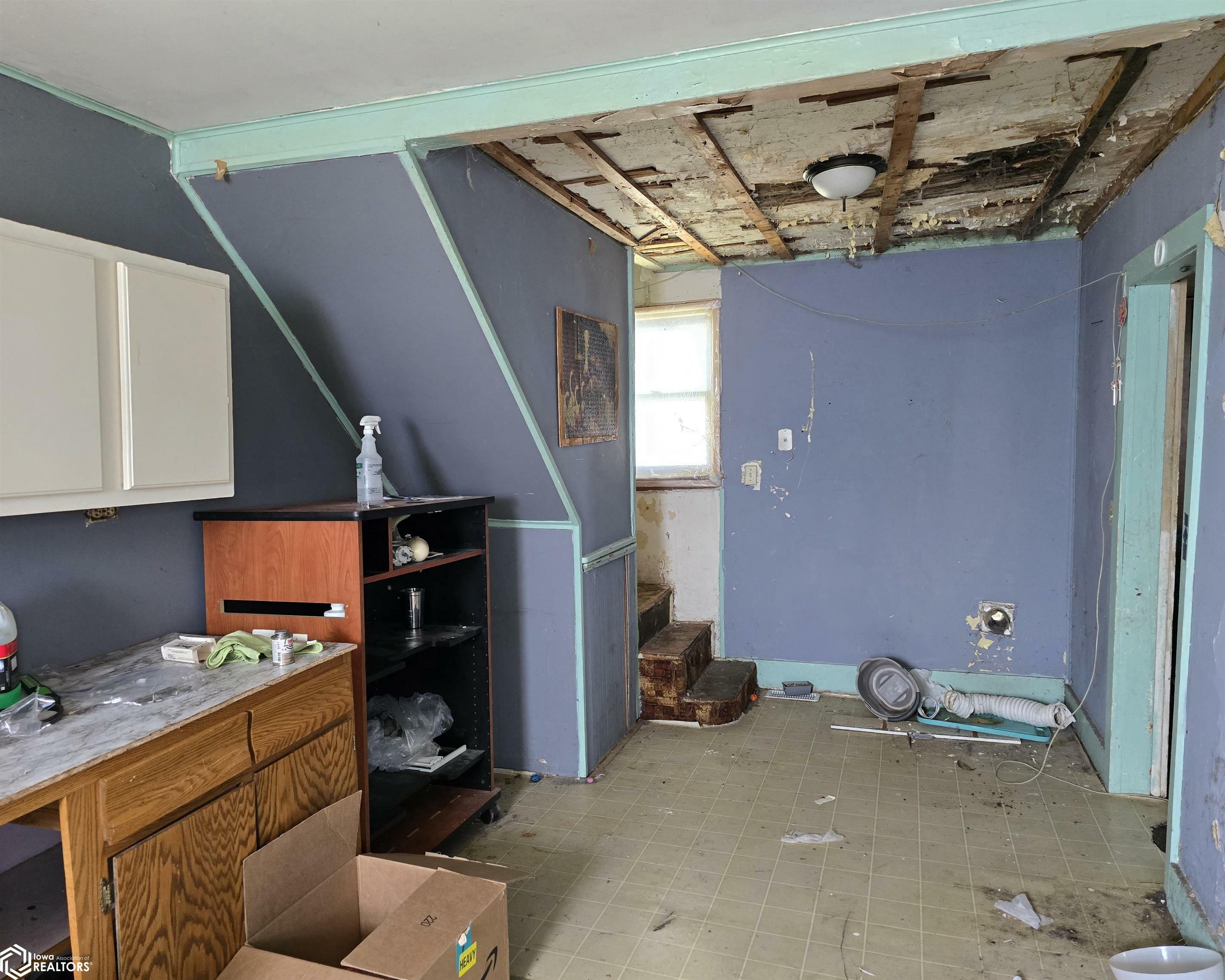 Property Photo: 108 SE 4th Street IA 52640
