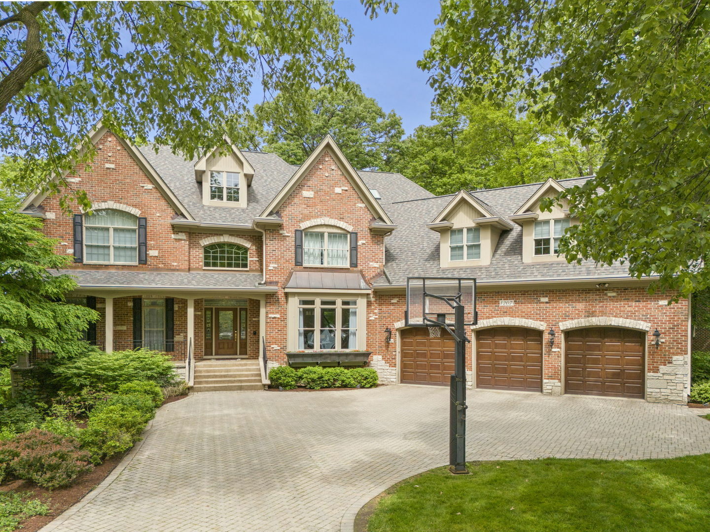 Property Photo: 1207 Bonnema Court IL 60565