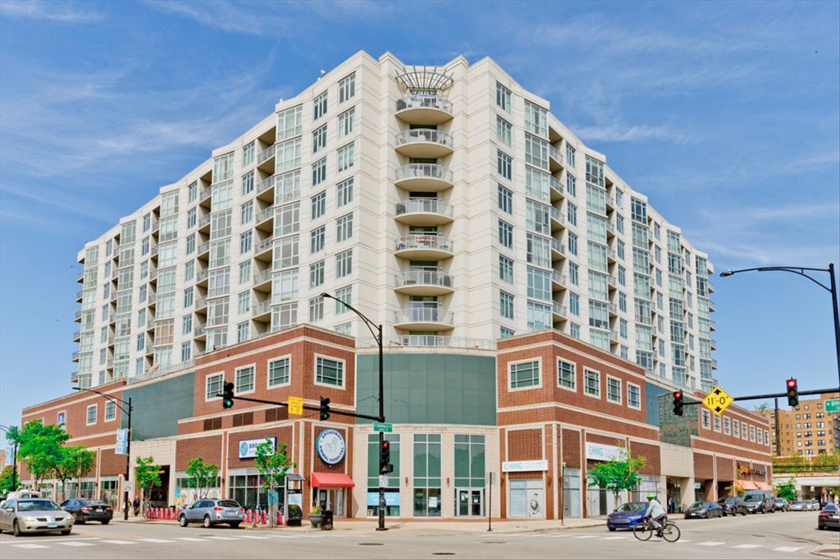 1134 W Granville Avenue 618  Chicago IL 60660 photo