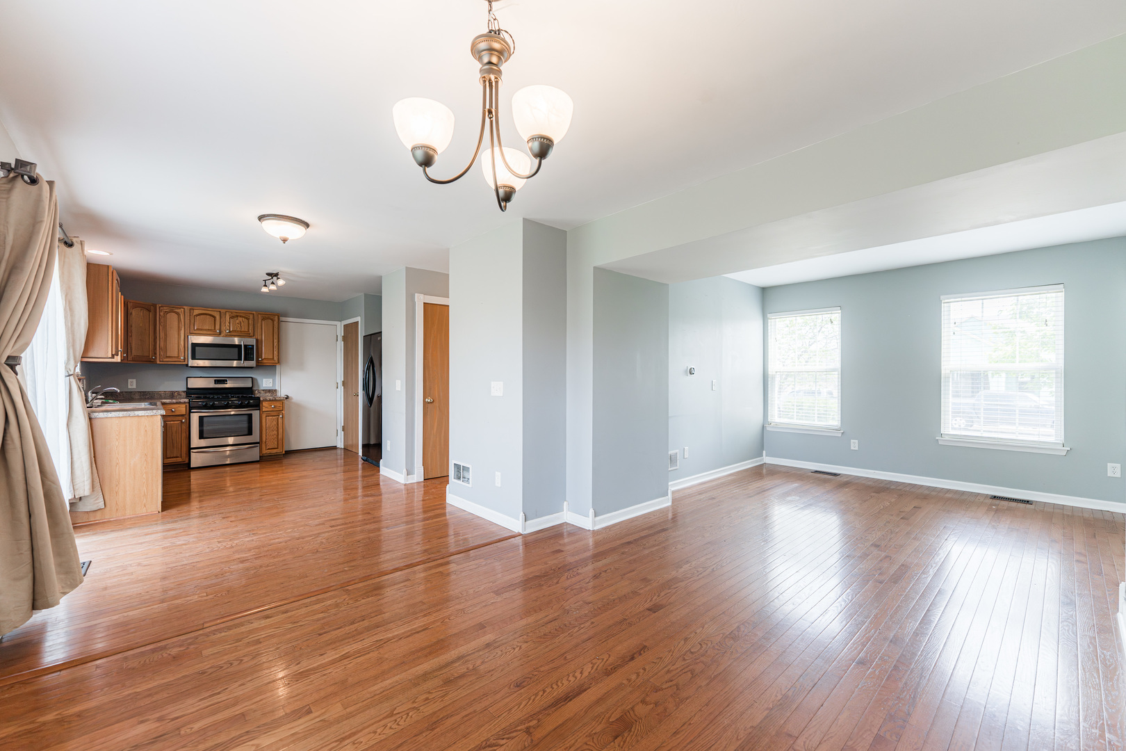 Property Photo: 841 Pond Brook Avenue IL 60150