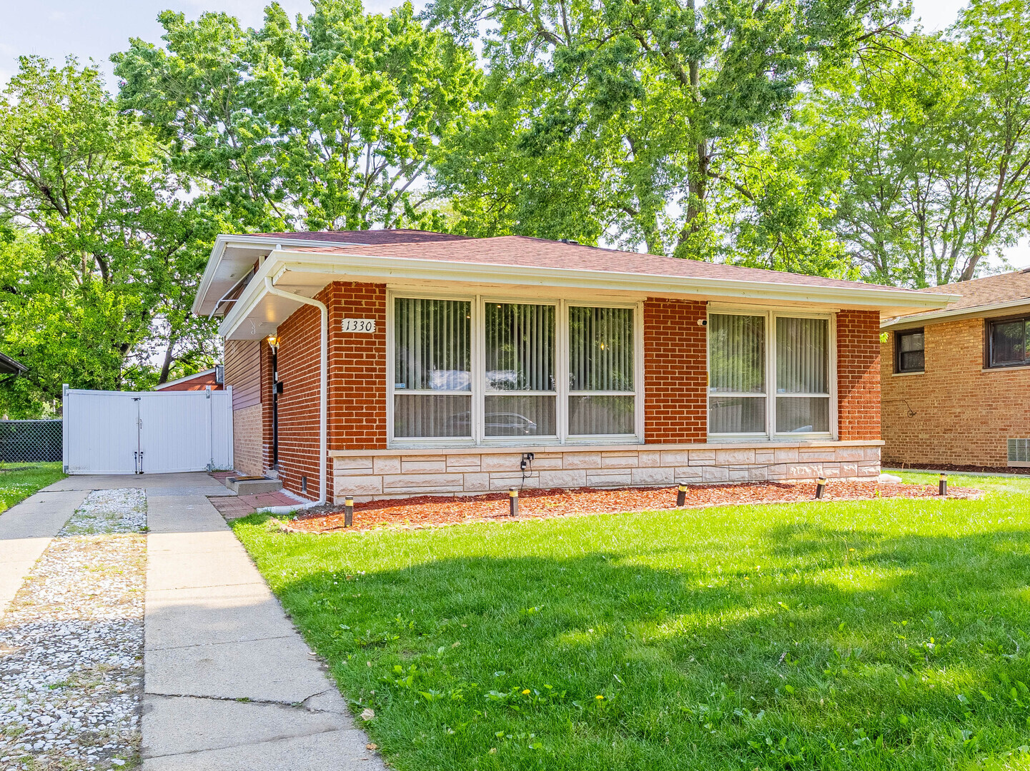 Property Photo: 1330 E 146 Street IL 60419