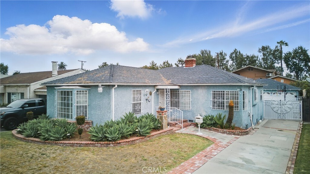 Property Photo:  3647 Cedar Avenue  CA 90262 