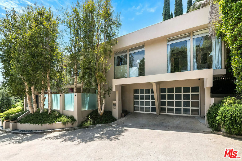 Property Photo: 1331 Cordell Place CA 90069