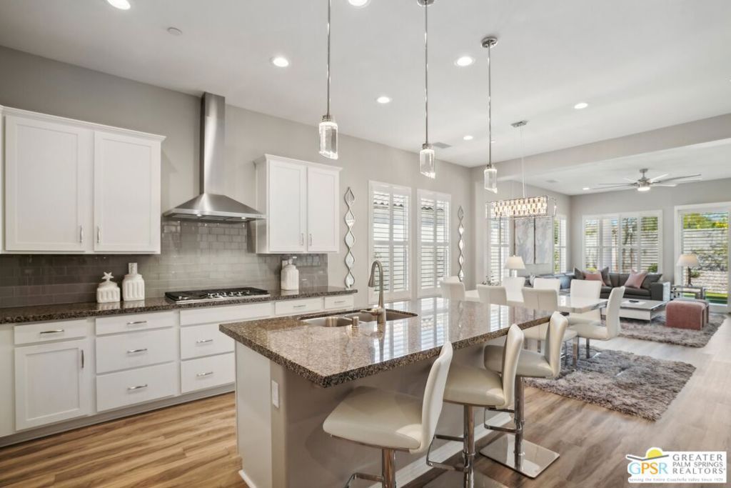 Property Photo: 24 Cabernet CA 92270
