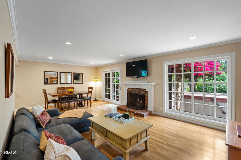 Property Photo:  5489 N Bryn Mawr Street  CA 93003 