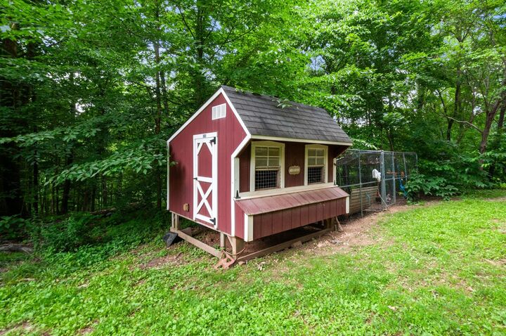 Property Photo: 811 Borum Rd TN 37015