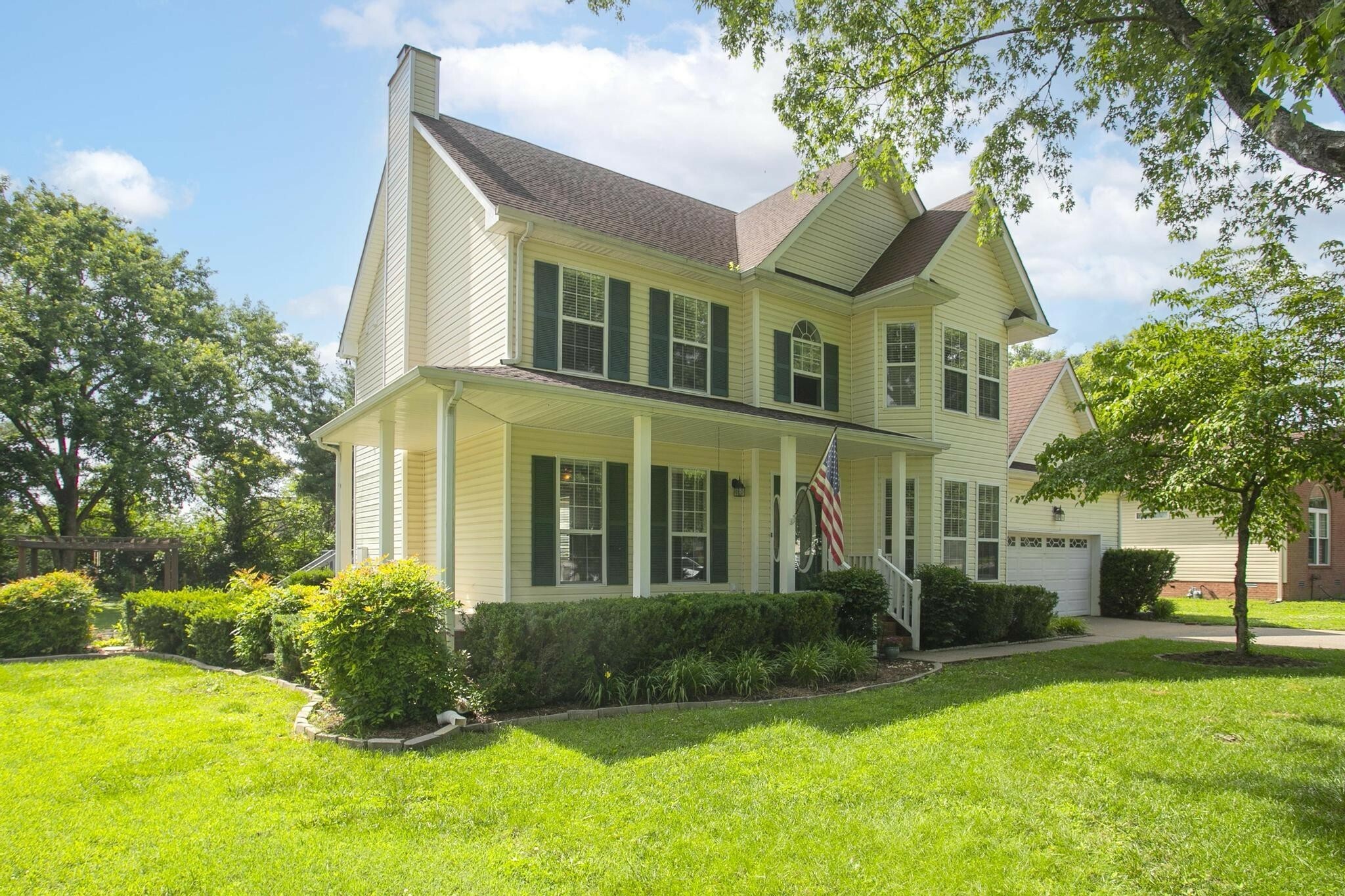 Property Photo: 134 Royal Ct TN 37066