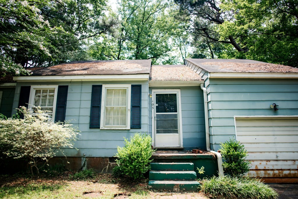 Property Photo:  105 Combs  MS 38655 
