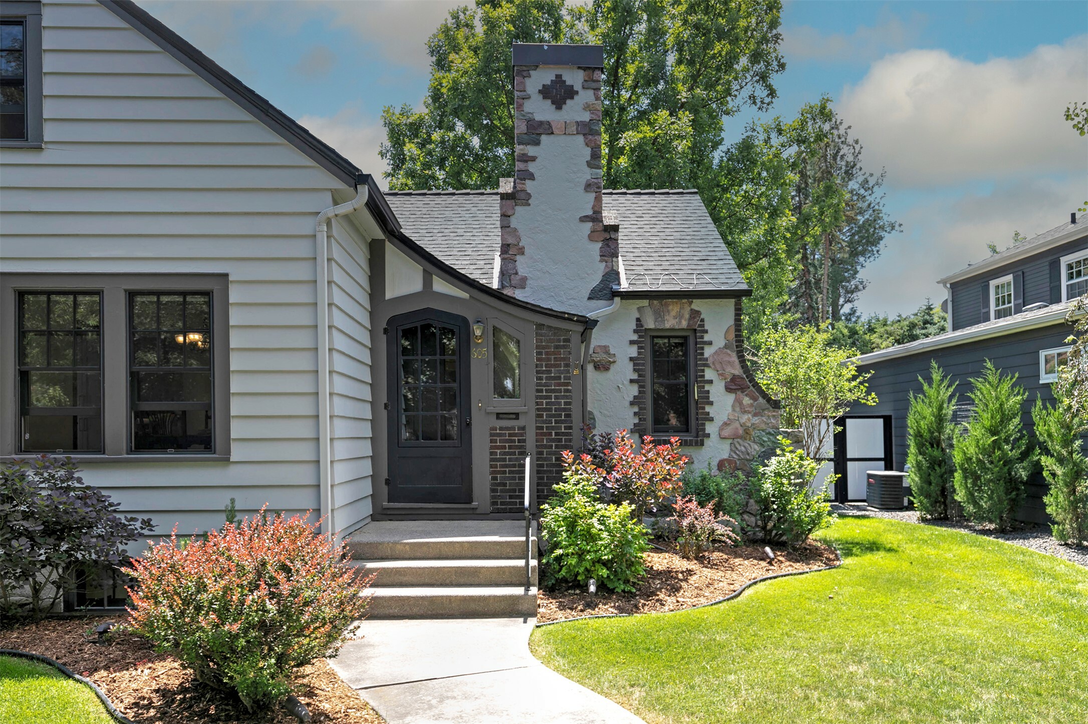 Property Photo: 605 Evans Avenue MT 59801