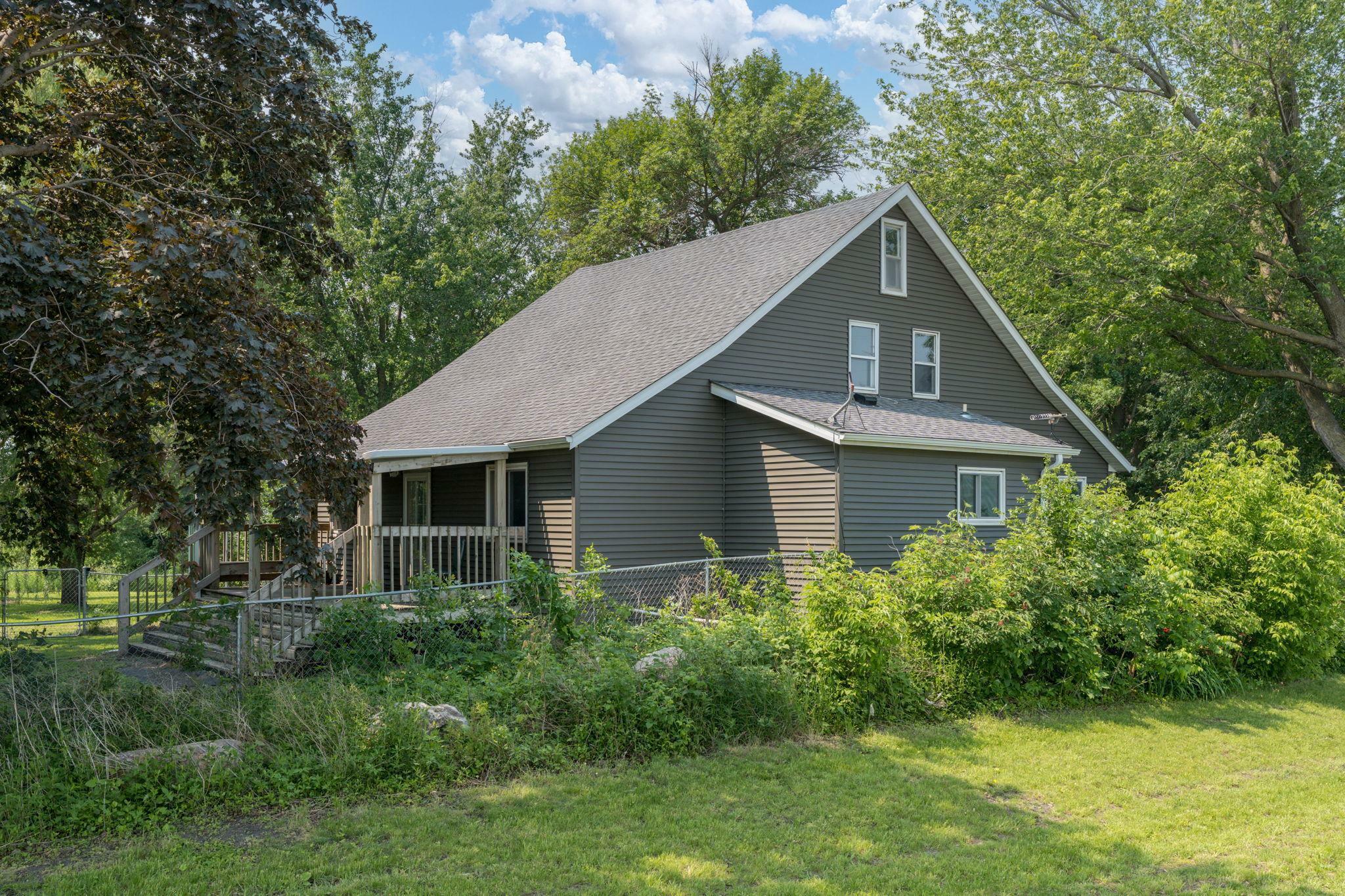Property Photo: 43867 County Road 15 MN 56074