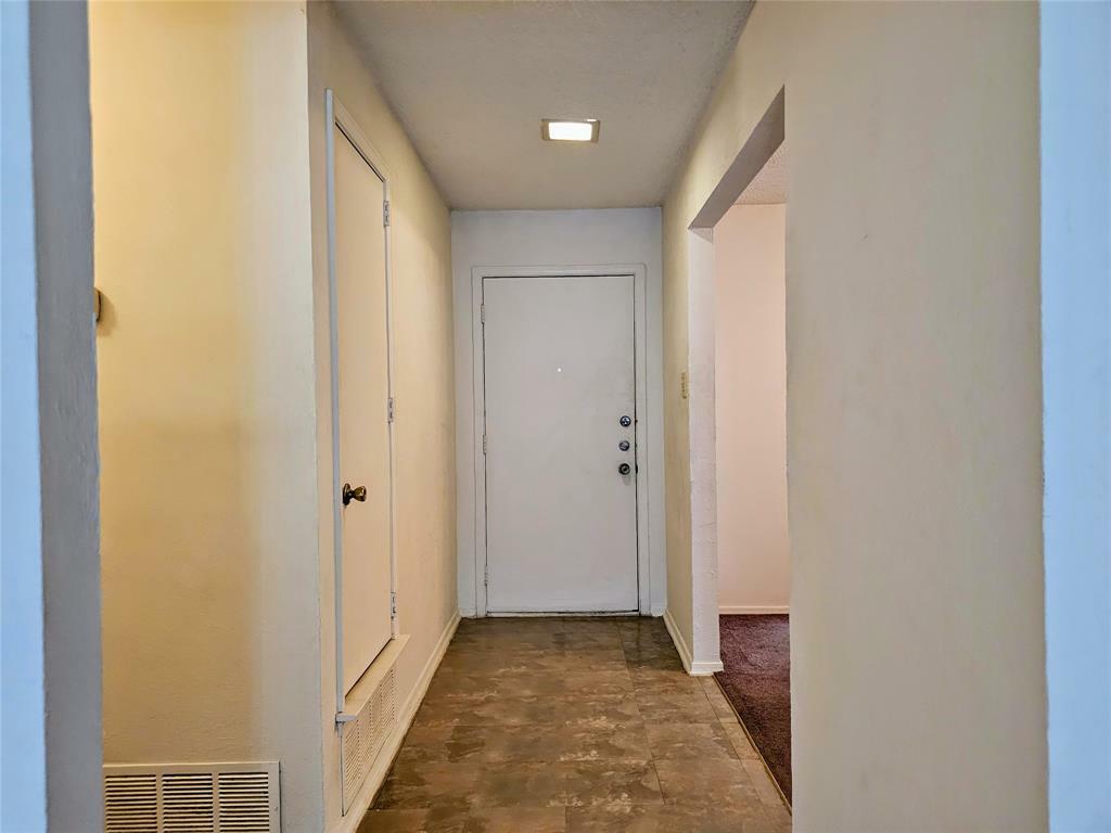 Property Photo: 2218 Honey Creek Lane TX 76006