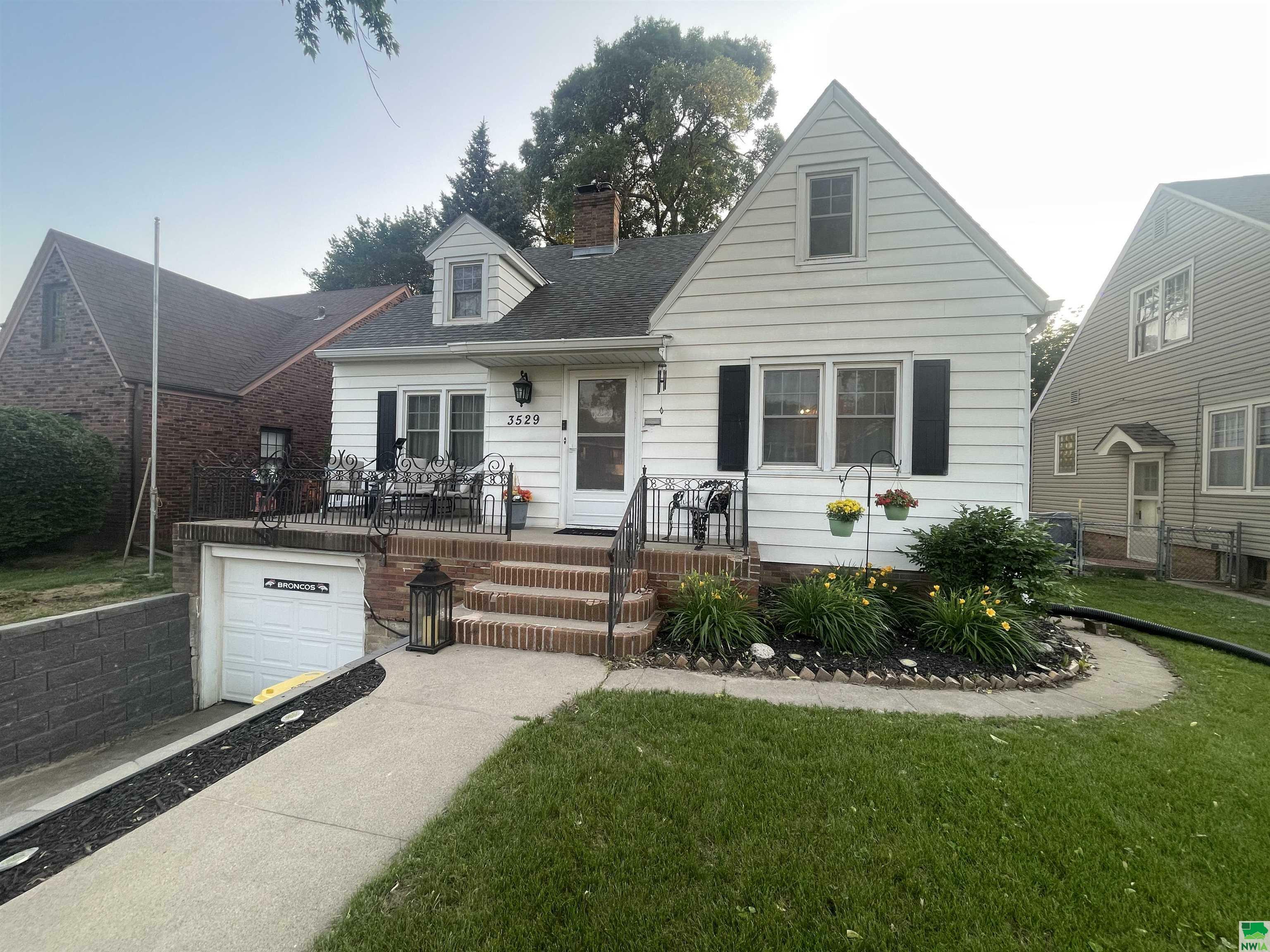 Property Photo: 3529 Nebraska St IA 51104