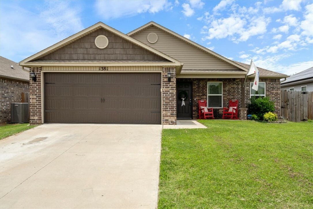 Property Photo: 1381 S Scissortail Lane AR 72701