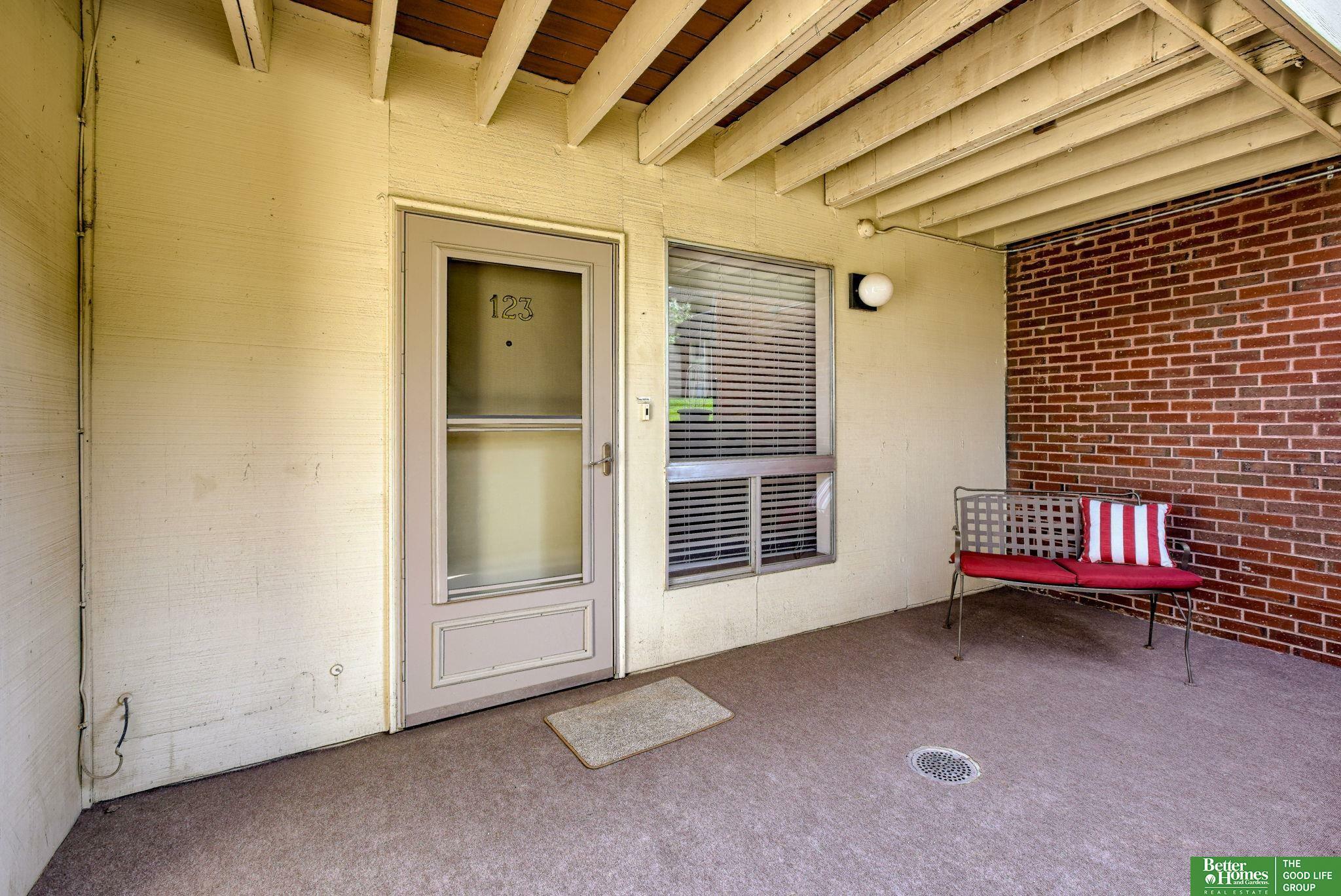 Property Photo: 12025 Pierce Plaza 123 NE 68144