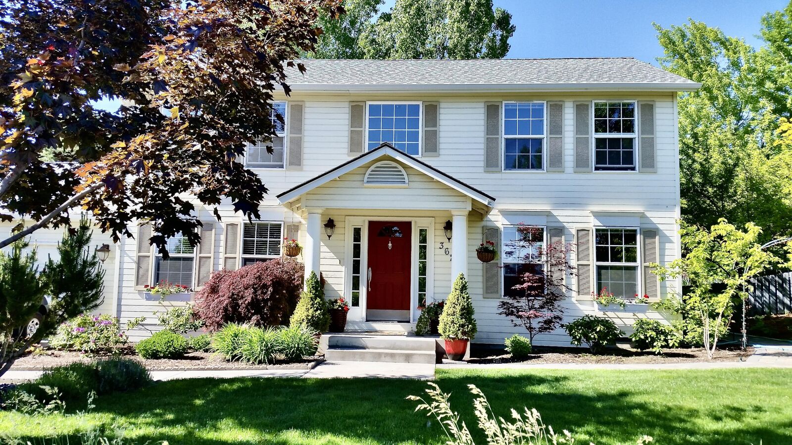 Property Photo: 3626 SW Volcano Court OR 97756