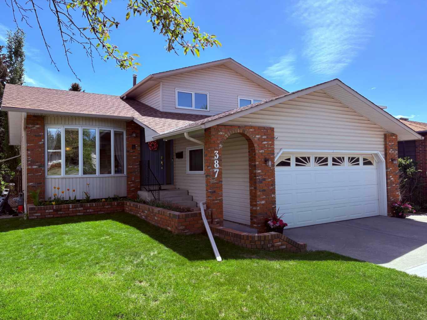 Photo de la propriété: 387 Silvergrove Drive NW AB T3B 4T2